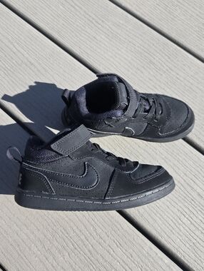 Used Nike Kids Black Sneakers with Velcro Strap